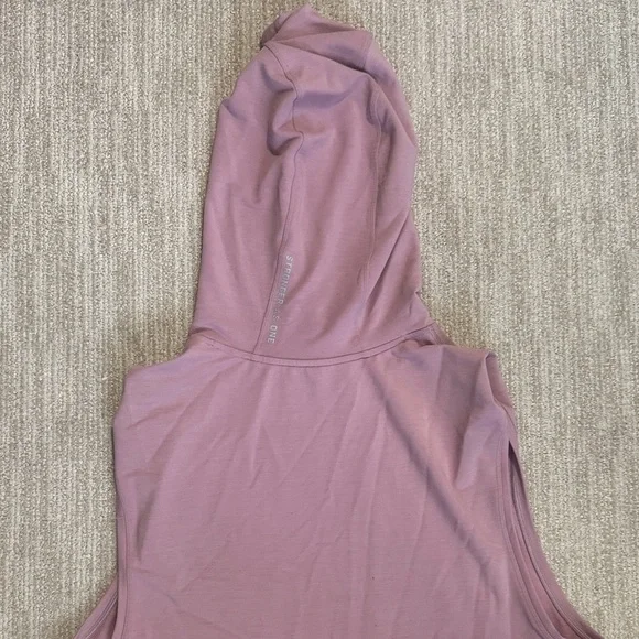 Lululemon Woman's Size 10 Stronger as One Sleeveless Hoodie Vintage Mauve - Picture 13 of 13